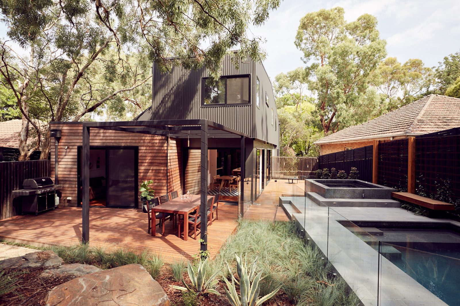 blackburn house outdoor entertaining area image