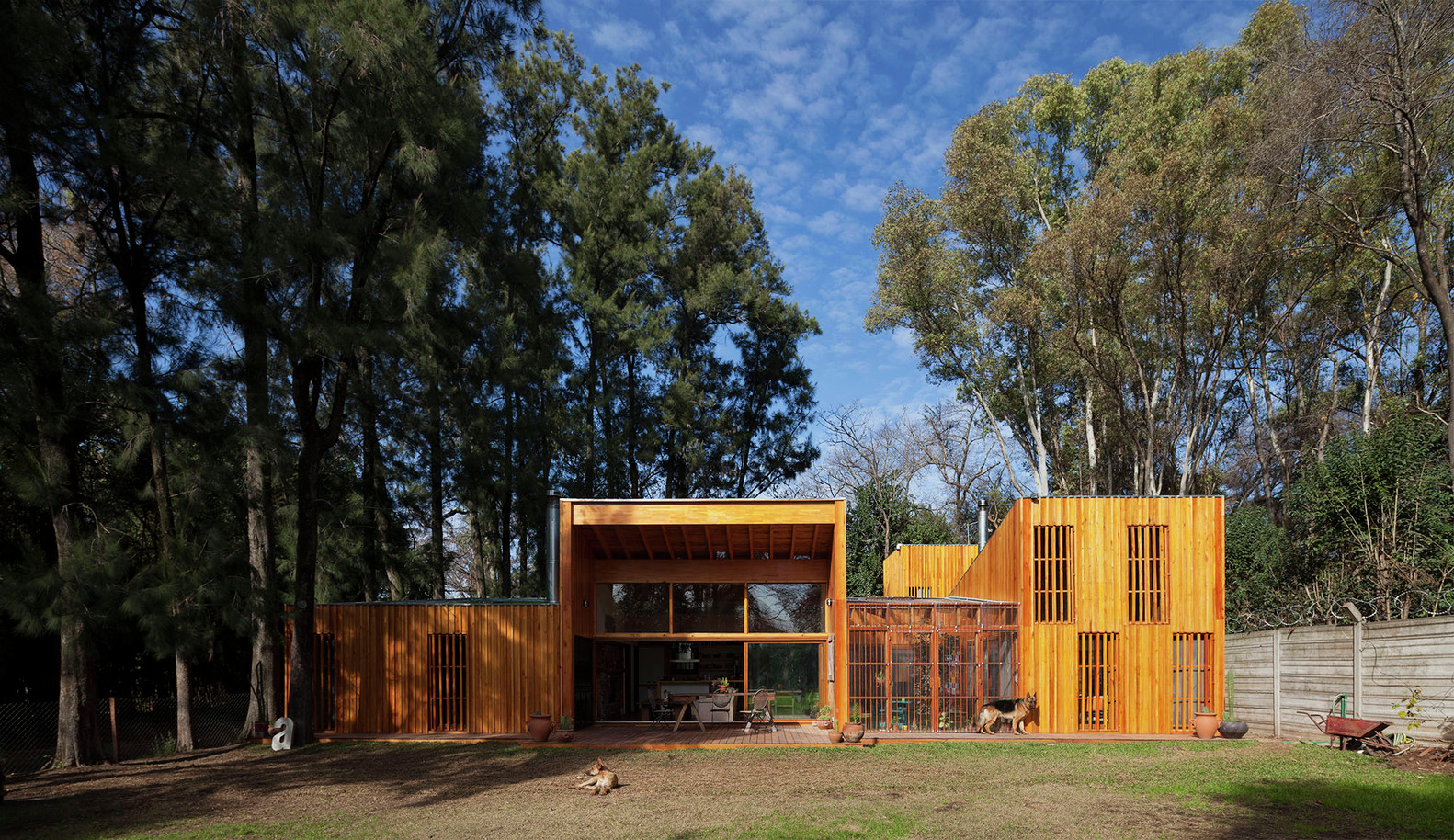 AA House exterior image